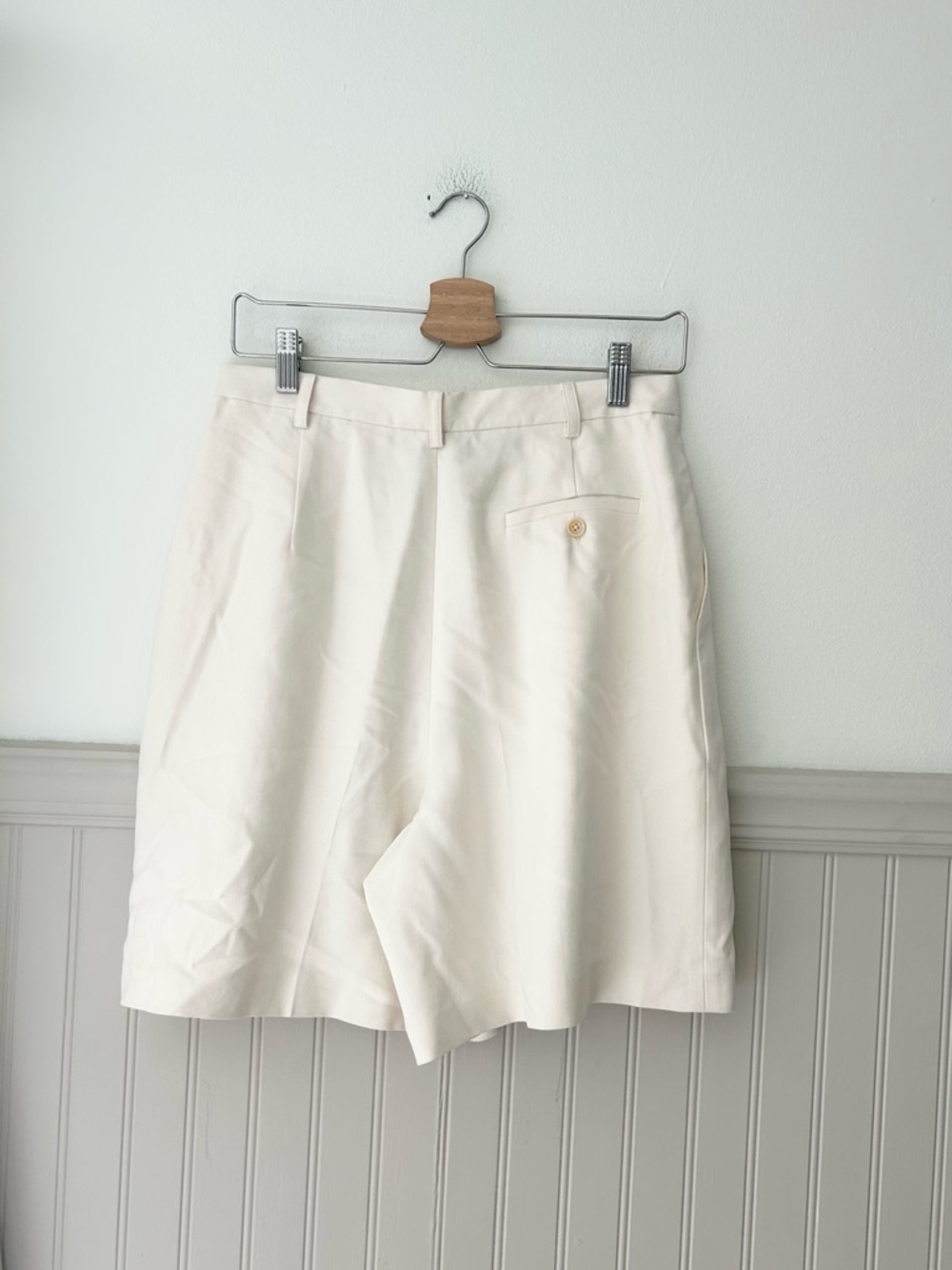 Vintage Lauren Ralph Lauren Size 10 Silk Ivory High-Rise Bermuda Shorts - Picture 6 of 8
